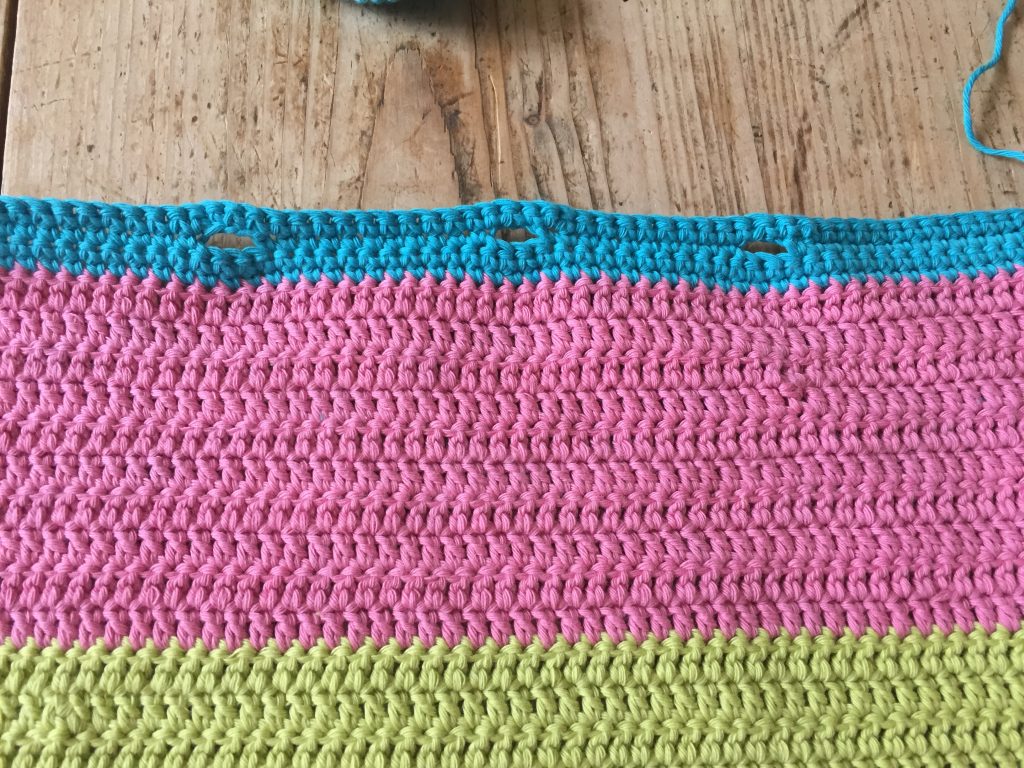 crochet club summer cushion tutorial