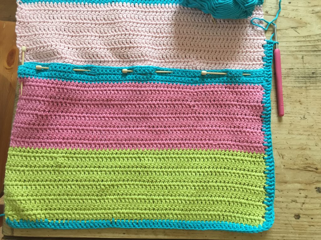 crochet club summer cushion tutorial