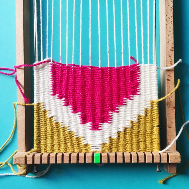 weave a love heart wall hanging free tutorial by christine leech