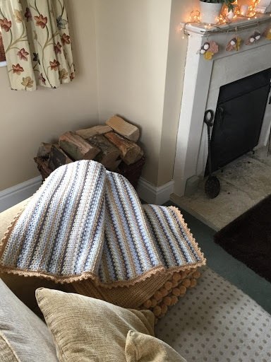 How to crochet the v-stitch blanket