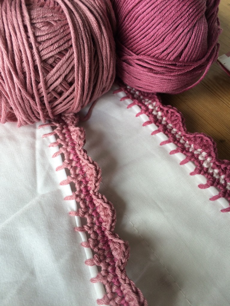Double crochet on curve edging