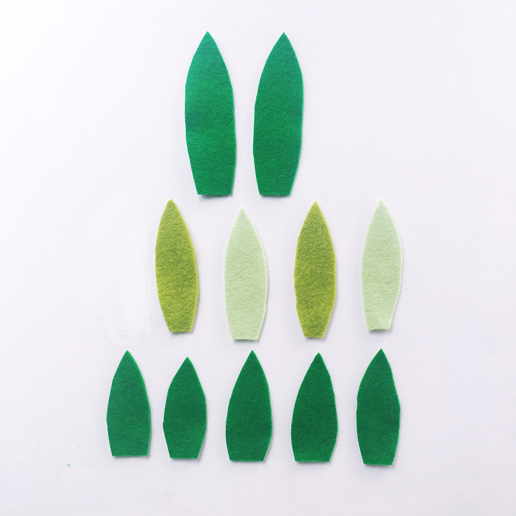 Sew Yeah free tutorial to sew your own pin cushion pineapple