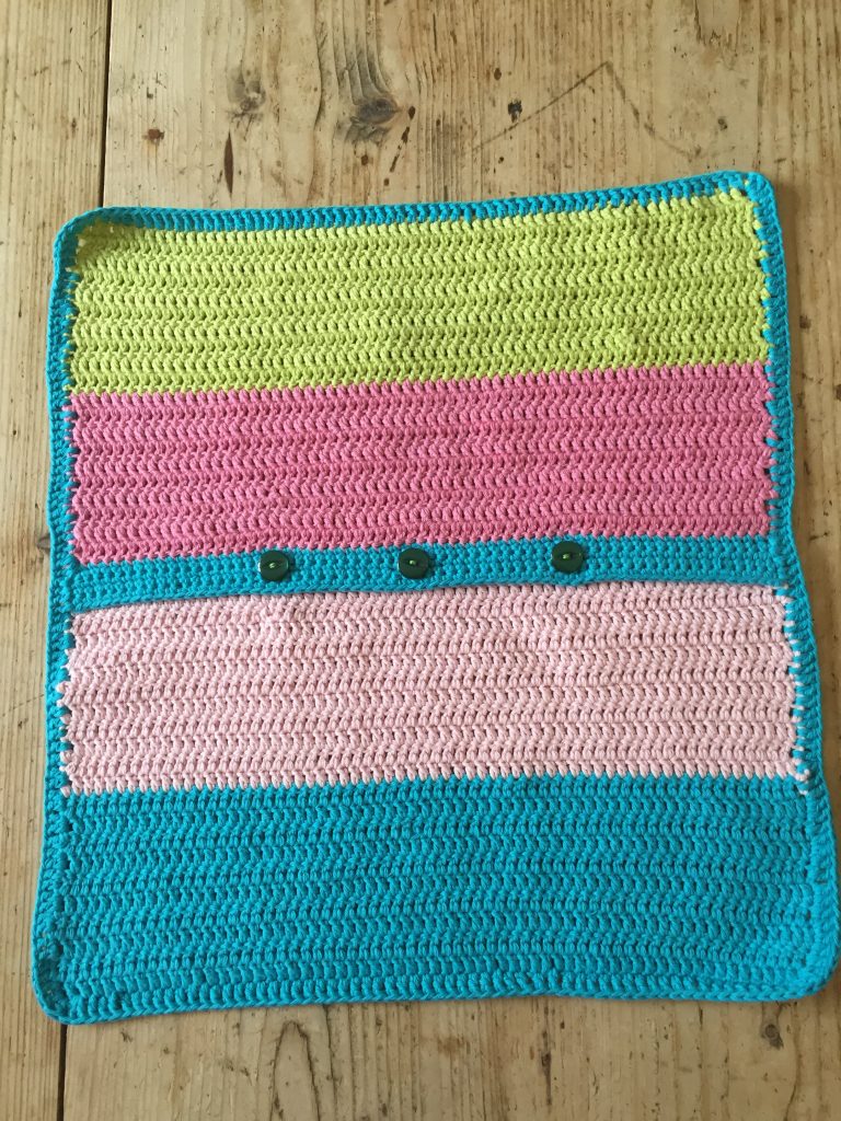 crochet club summer cushion tutorial