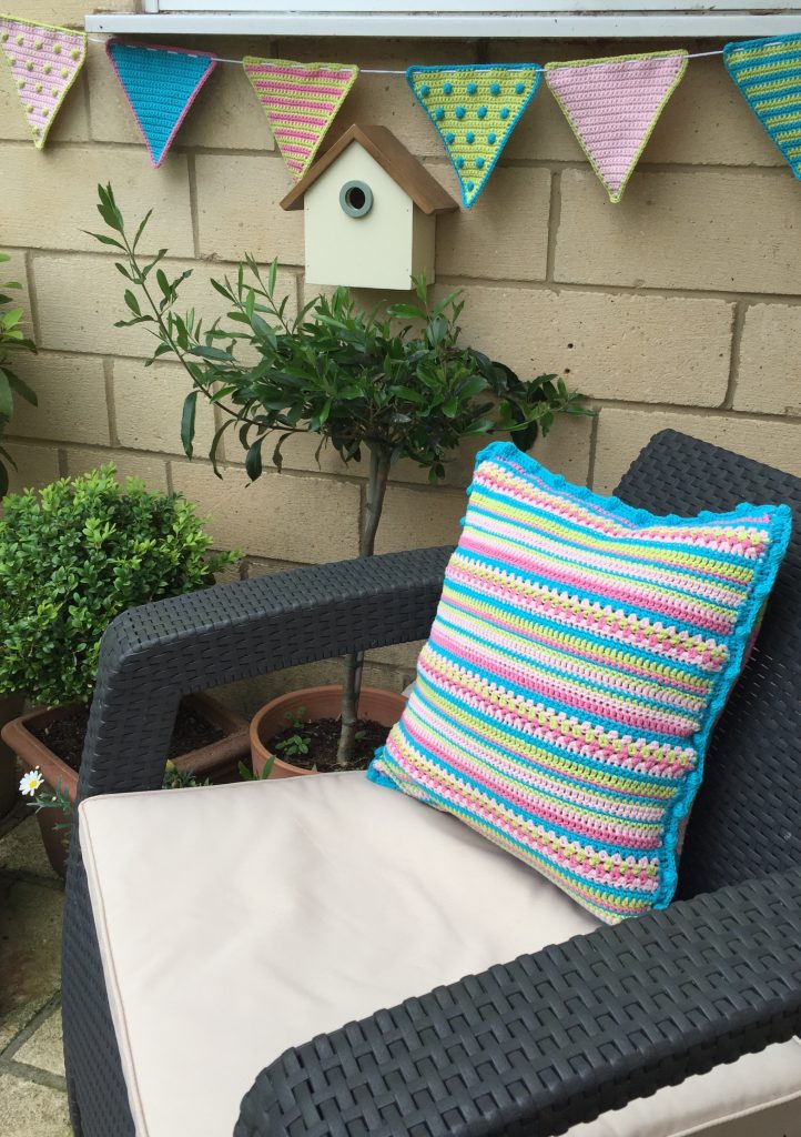crochet club summer cushion tutorial