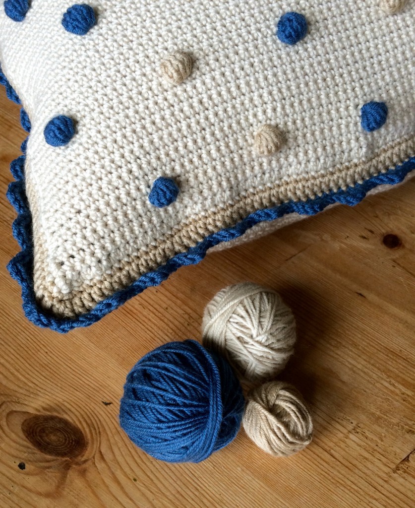 Crochet club: Beautiful bobble cushion