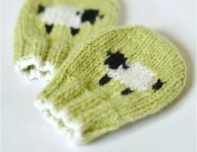 Baby Mittens 'Little Baa Baa'