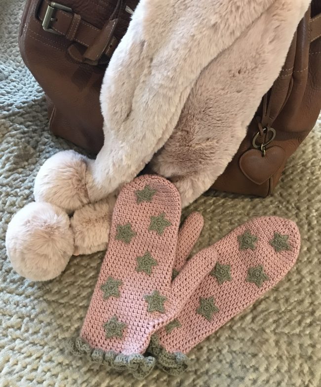 Crochet these fabulous star mittens