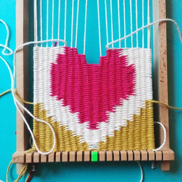 weave a love heart wall hanging free tutorial by christine leech