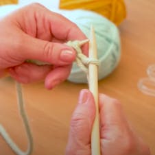 How to knit step 4