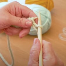 How to knit step 4