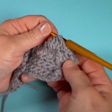 Bobble stitch step 5 - finish your bobble