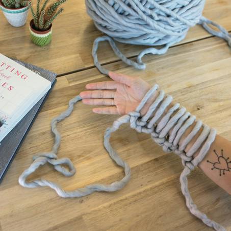 arm knitting cast on