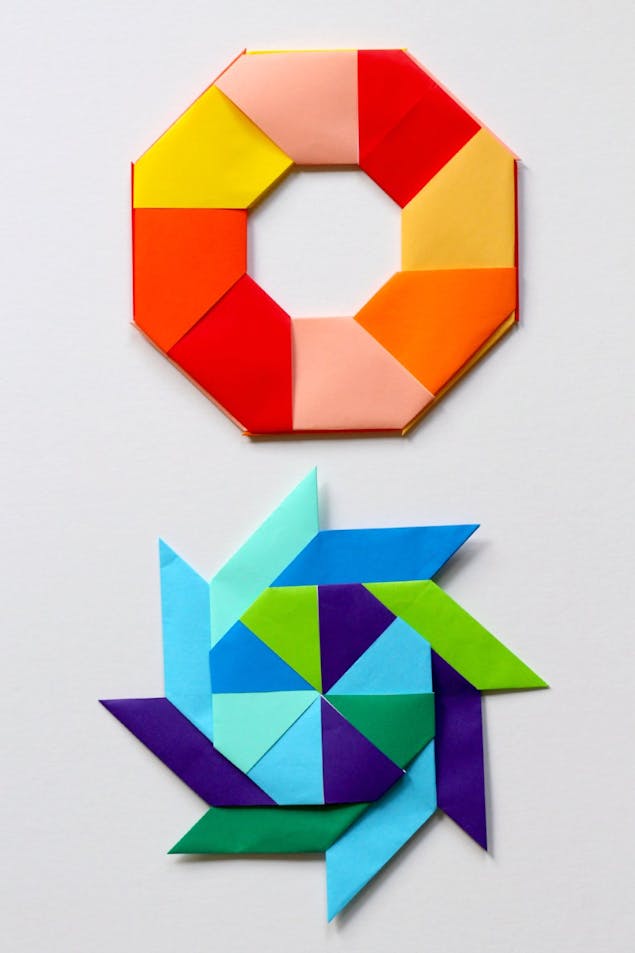 Transforming paper stars origami