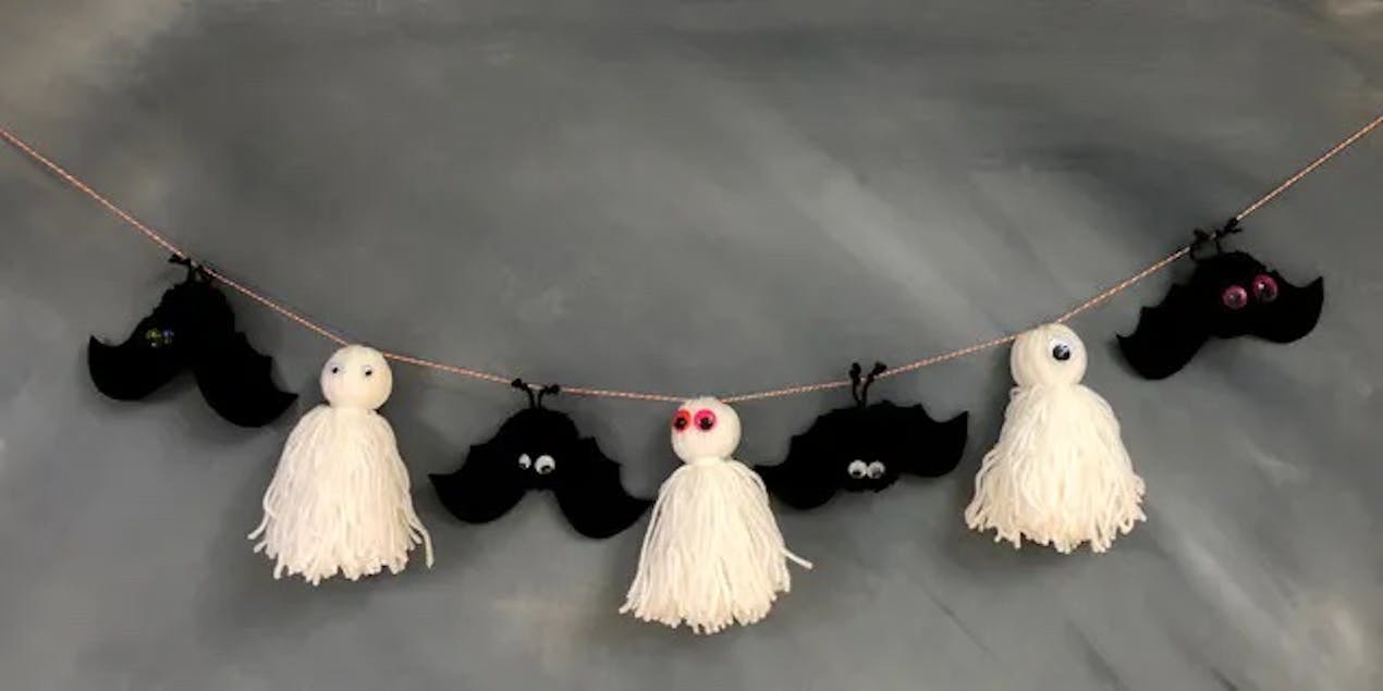 Ghosty pom pom garland 