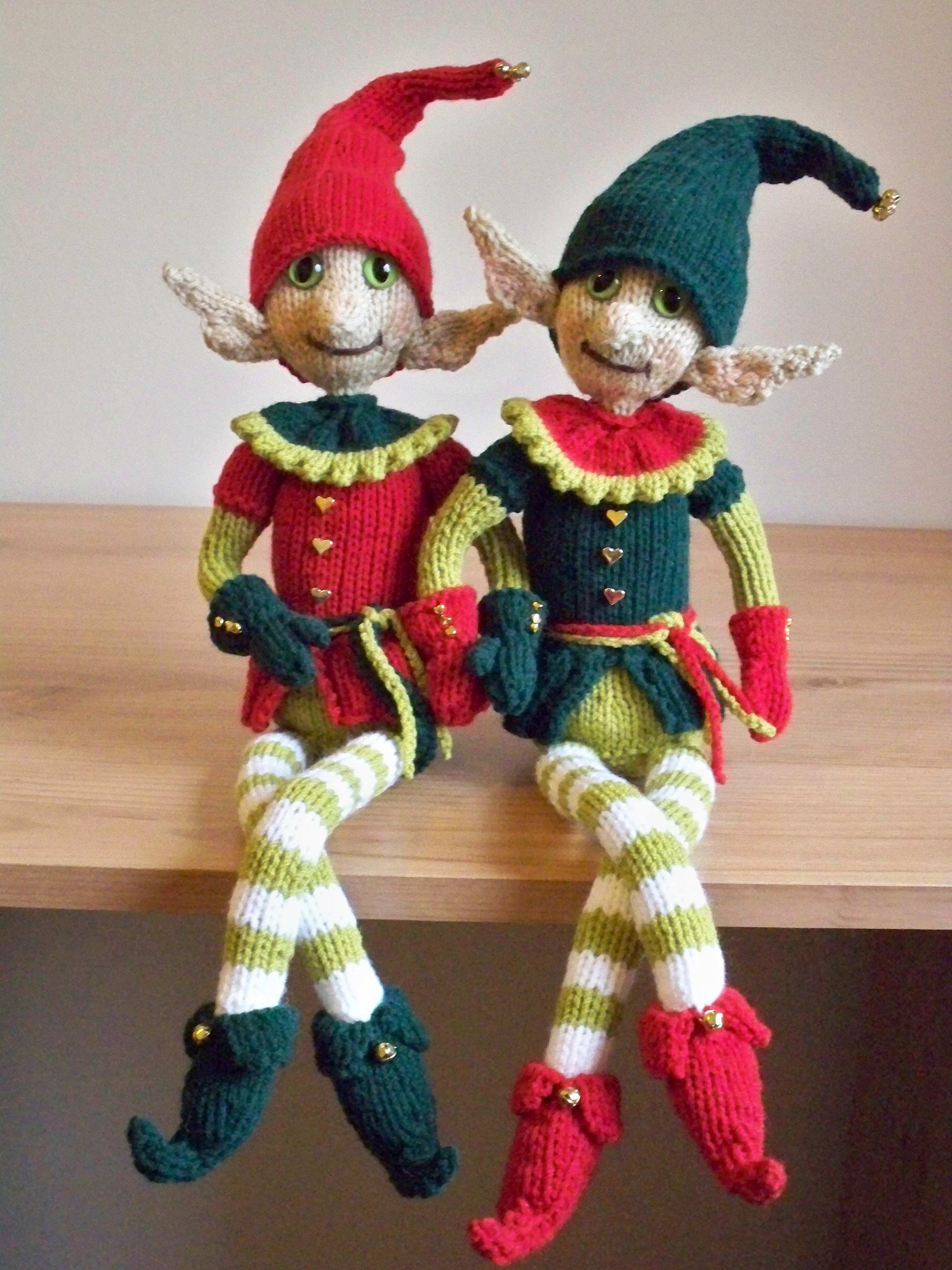 knit christmas elves