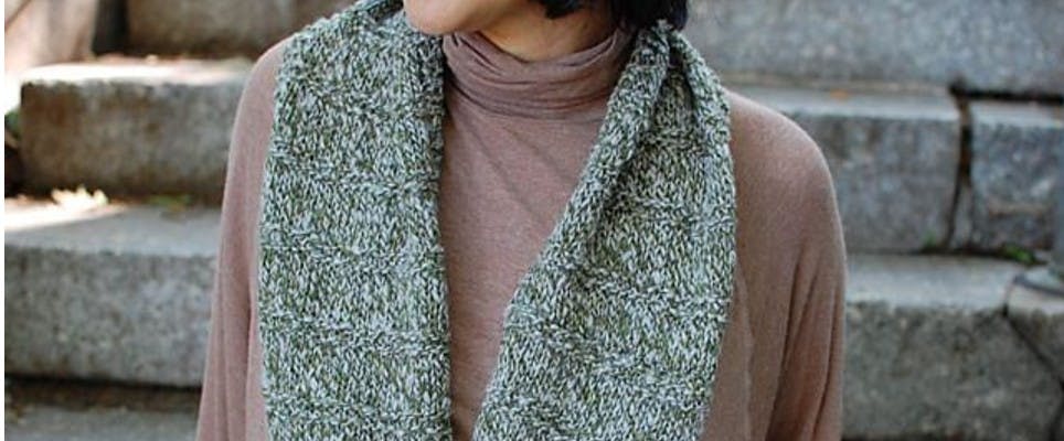 7 infinity scarf knitting patterns - 2 FREE patterns!