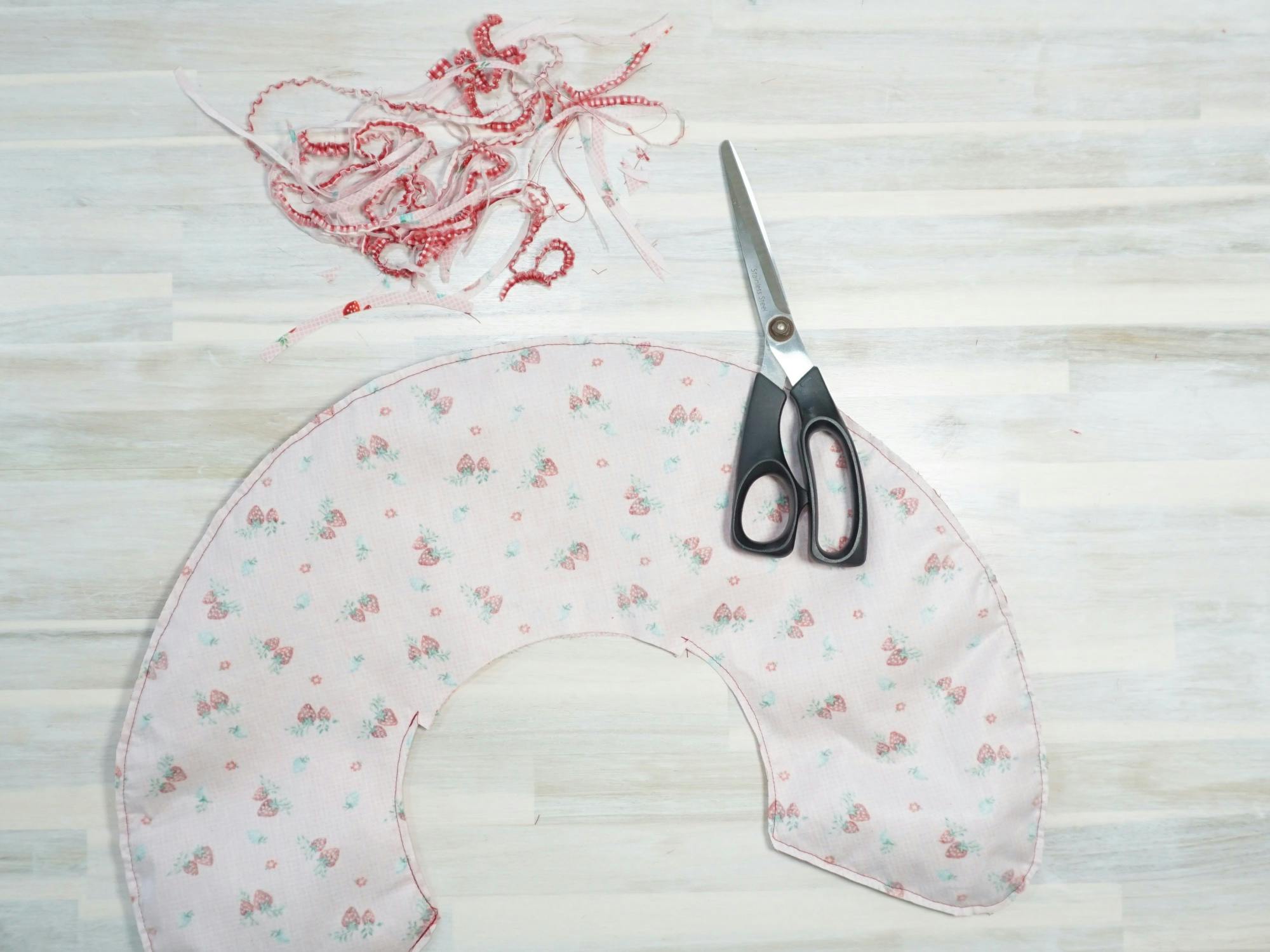 FREE Detachable Collar Sewing Pattern | LoveCrafts