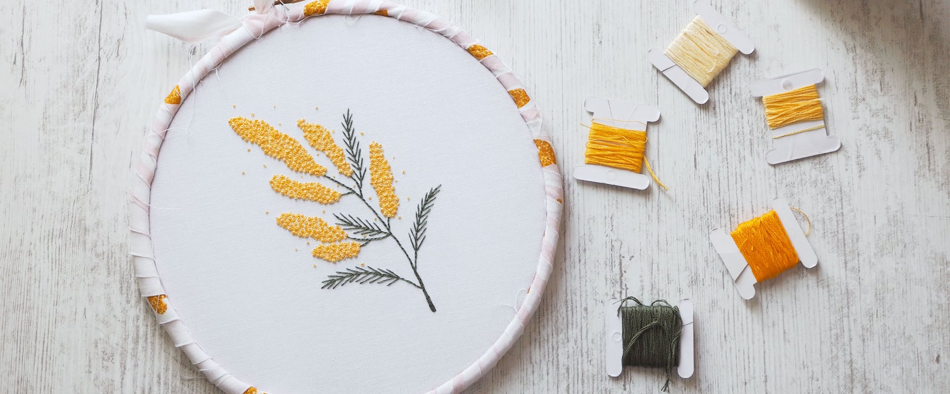 Embroidered Flowers With French Knot Centers : 6 Steps (with