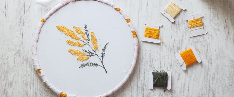 Mimosa French knot free embroidery project