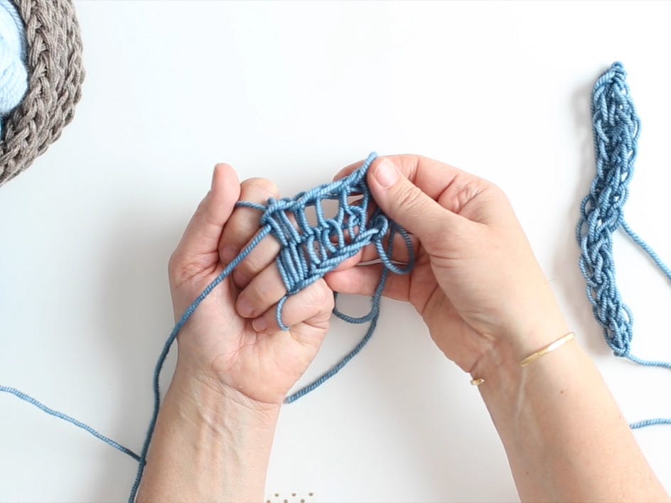 Finger knitting