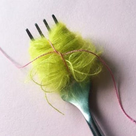 sew yeah easter wreath how to make a pom pom