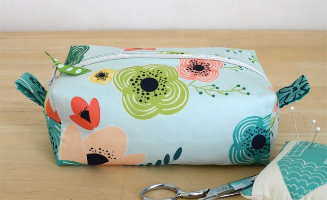 box pouch with zip close