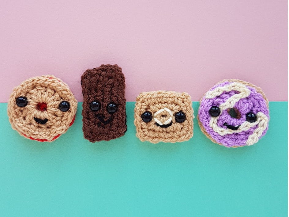 Sweet makes: knit donuts & crochet biscuits