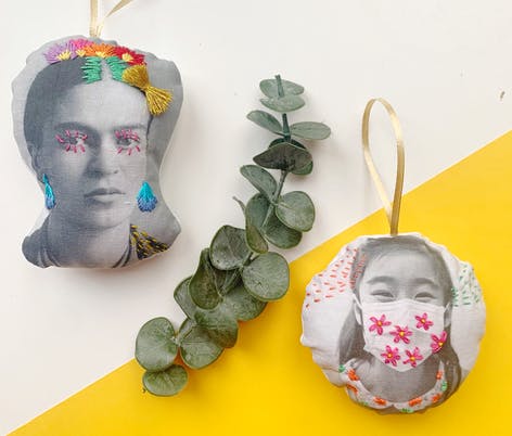 Embroidered photo decorations