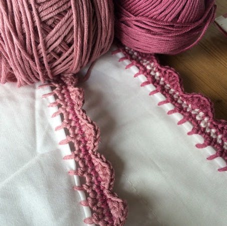 Double crochet on curve edging