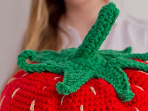 How to crochet a super sweet giant strawberry cushion
