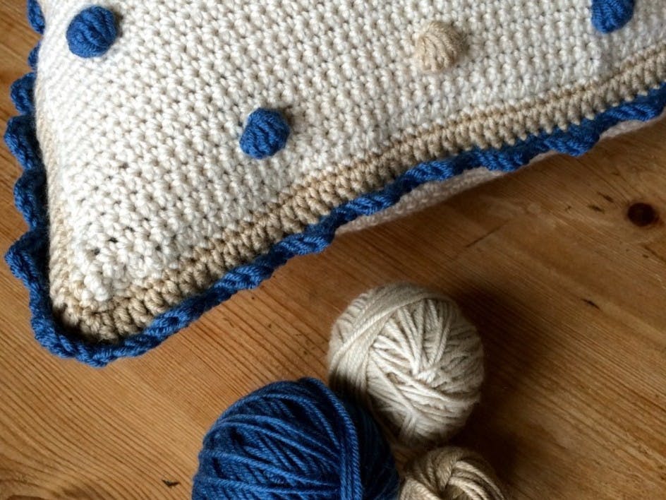 kate eastwood bobble cushion tutorial