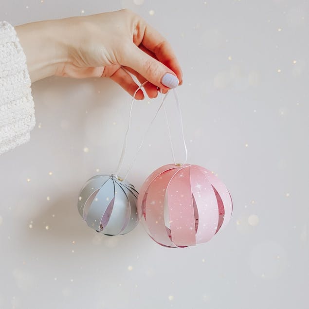 Papercraft Christmas Baubles by Karinascrapspace