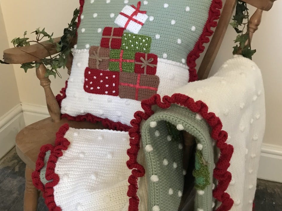 Cosy crochet Christmas cushion