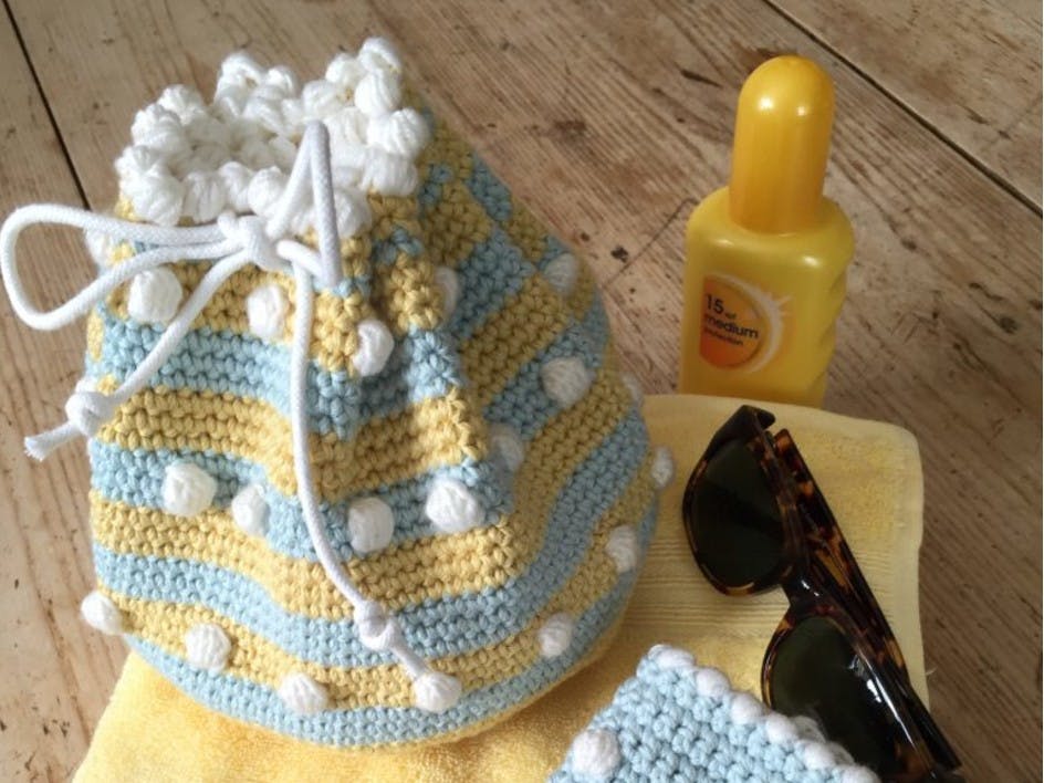 Crochet Club: Small drawstring bag