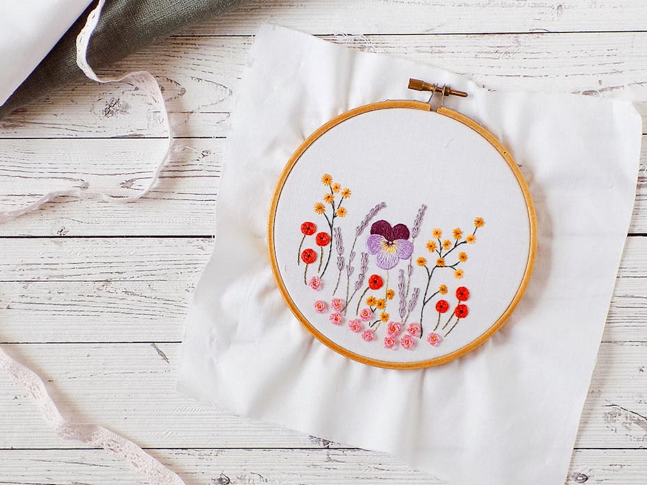 How to embroider flowers: 5 simple ways!