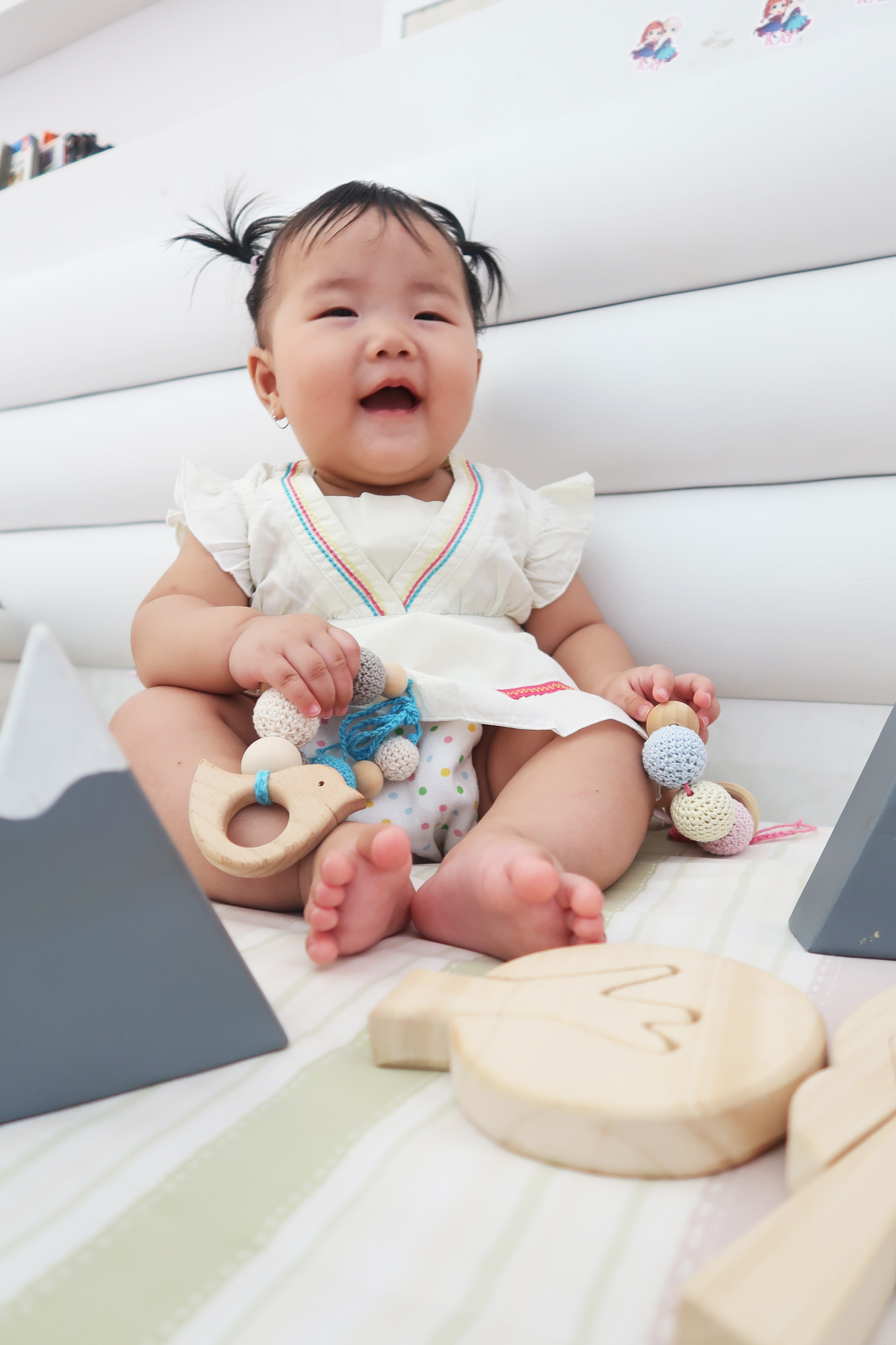  baby play with crochet beads