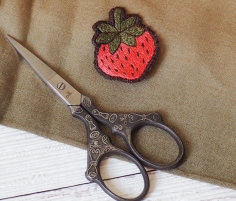 embroidery patch with embroidery scissors