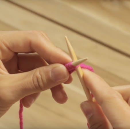 make your first knit stitch