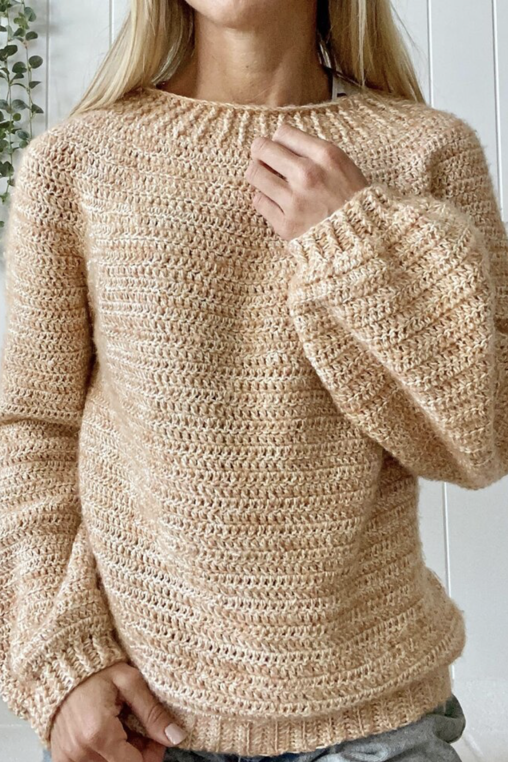 Crochet pattern for a cosy crocheted sweater in mohair and wool