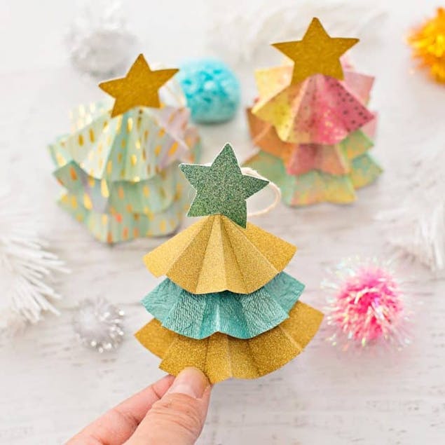 Hello Wonderful papercraft DIY tree ornament 