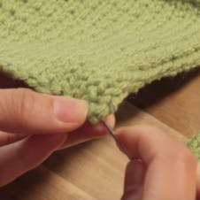 how to mattress stitch - thread yarn through first stitch