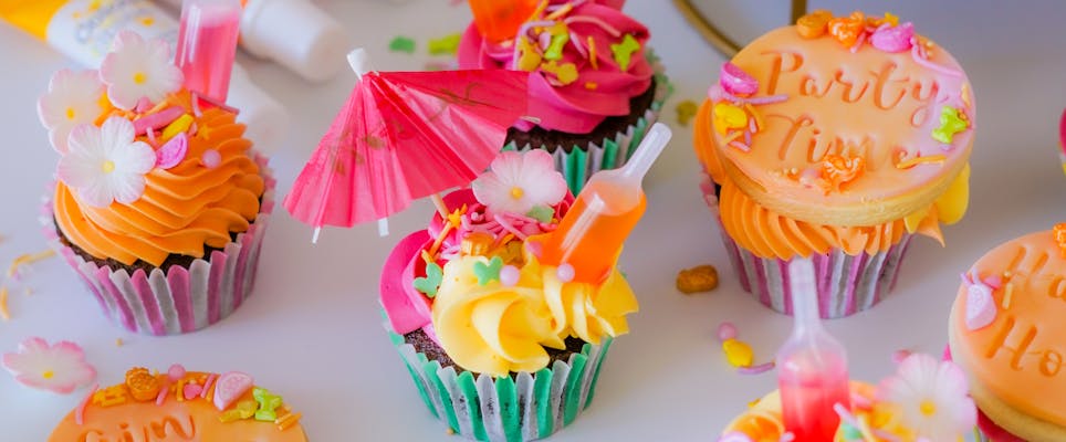 How to make super sensational cocktail cupcakes 