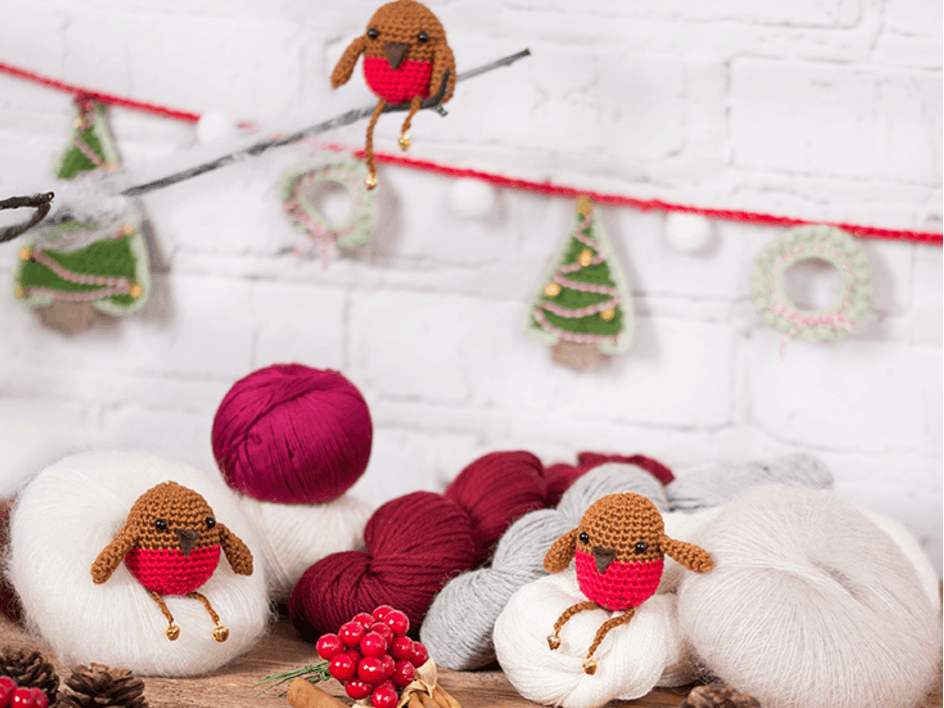 How to crochet a Christmas robin