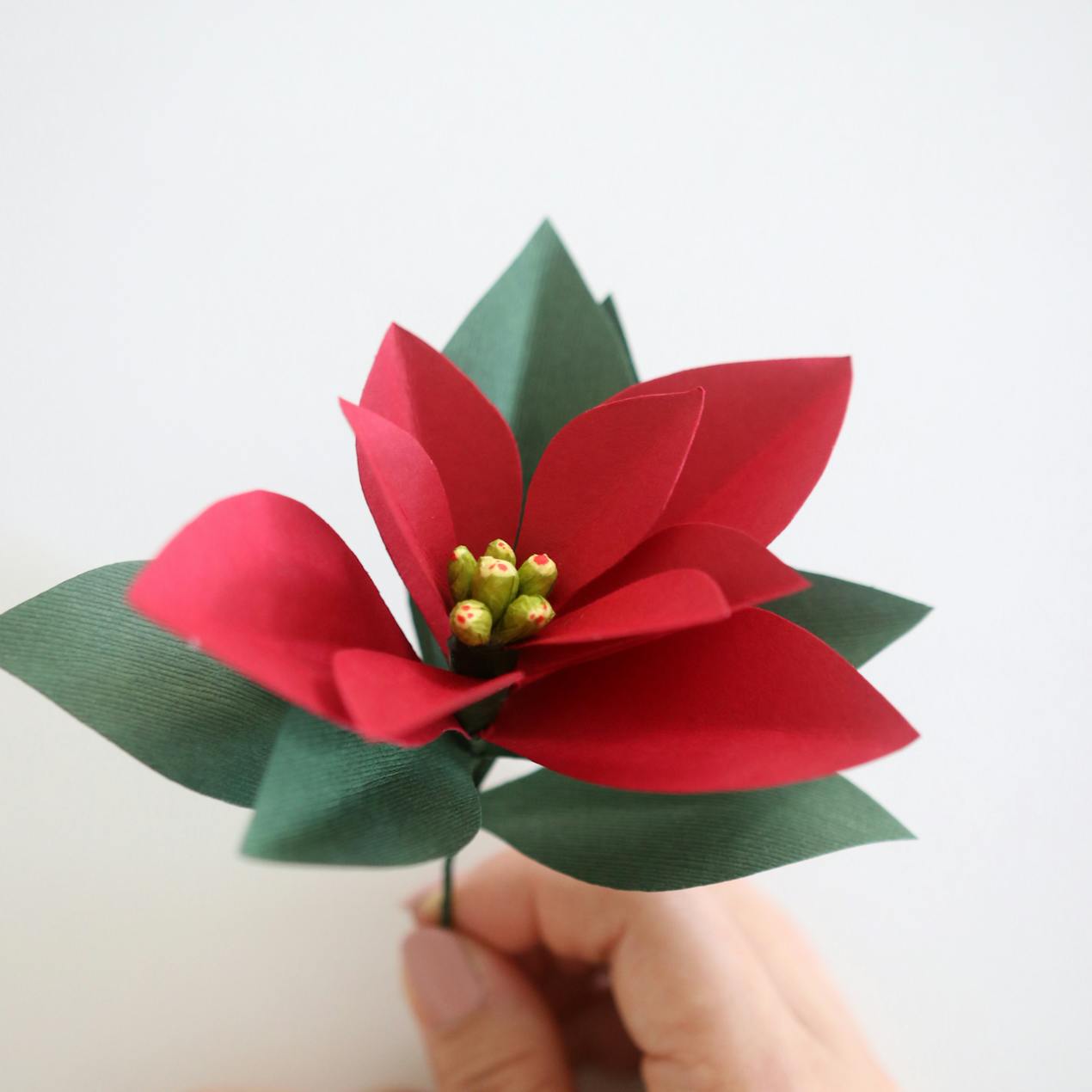 DIY paper poinsettia
