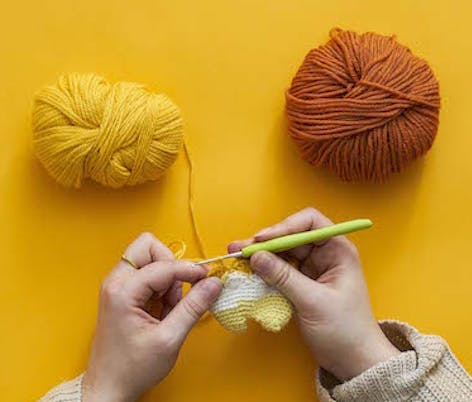Crochet vs knitting: what's the difference?
