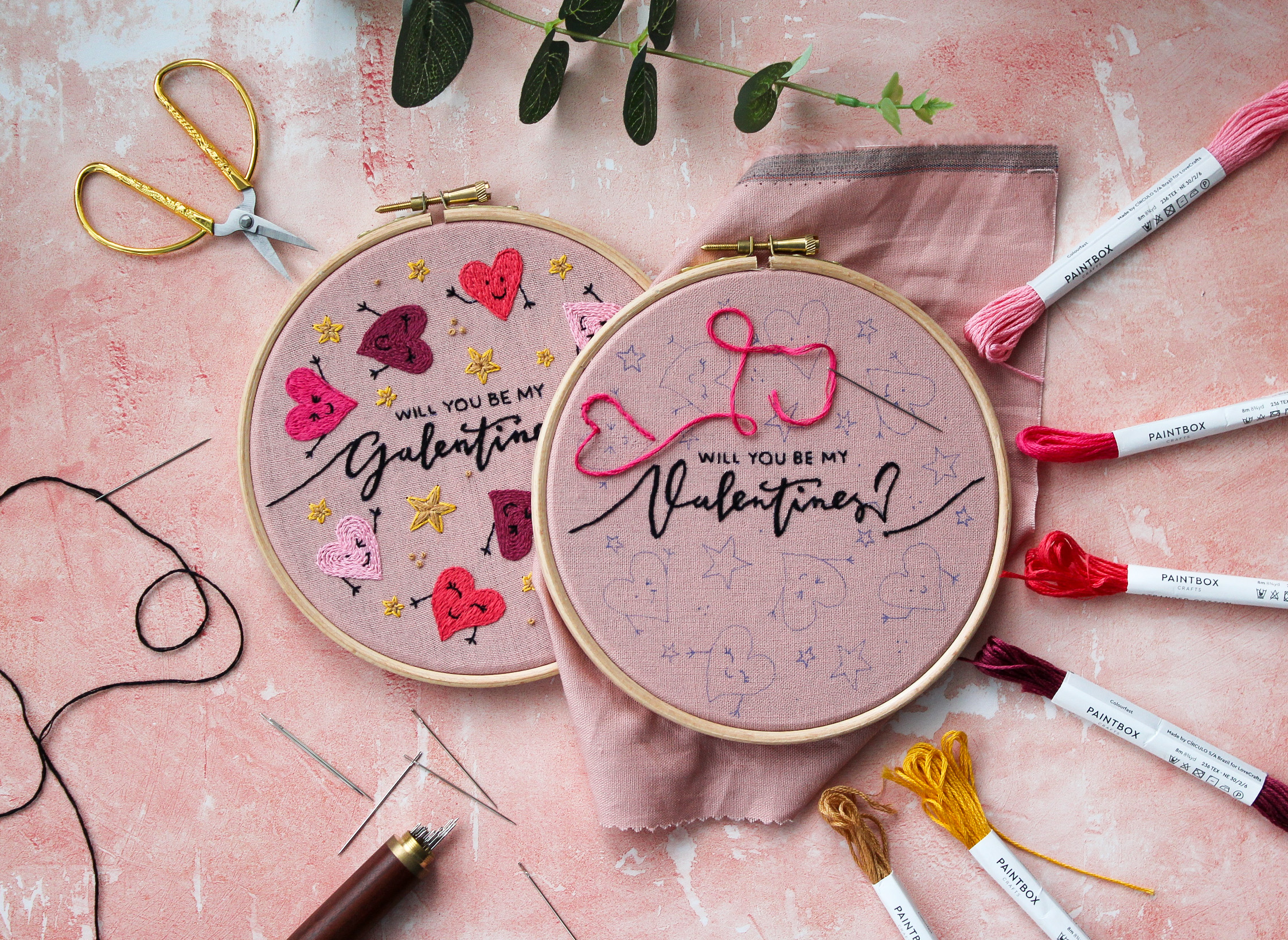 Make an extra cute embroidery hoop that your Valentine or Galentine is sure to adore! 