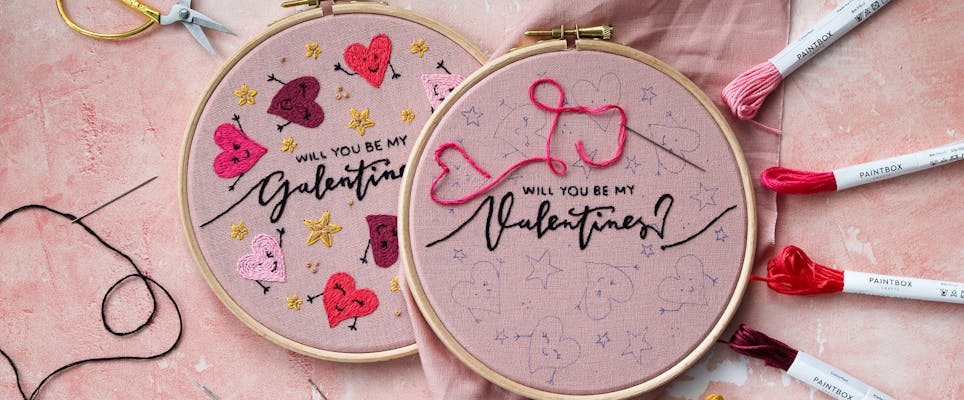 Make an extra cute embroidery hoop that your Valentine or Galentine is sure to adore! 