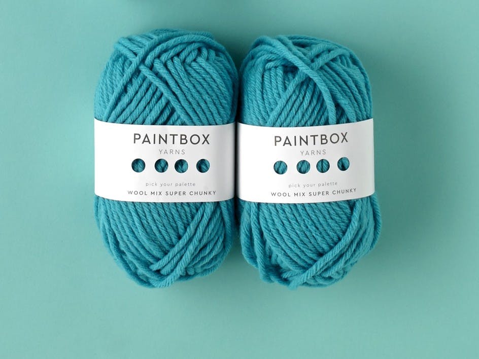 Knitted gadget case for travel