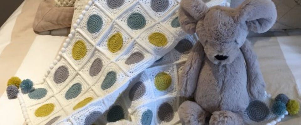 How to crochet a baby blanket