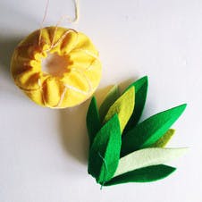 Sew Yeah free tutorial to sew your own pin cushion pineapple